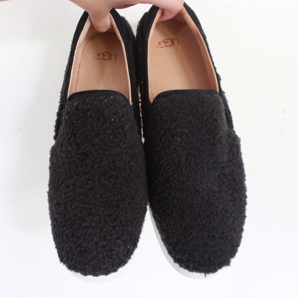 UGG Ricci Black Slip-Ons - Picture 6 of 8